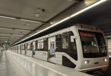 Ötéves kisfia mellett esett össze egy férfi a metrón Budapesten