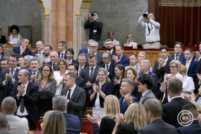 parlament tisza