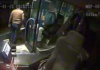 Fejjel az árokba zuhant az utas, miután meglökte a buszsofőr